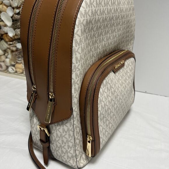 Michael Kors MK Jet Set Monogram Backpack Vanilla Ivory Cream ~ Excellent Cond - Picture 5 of 16